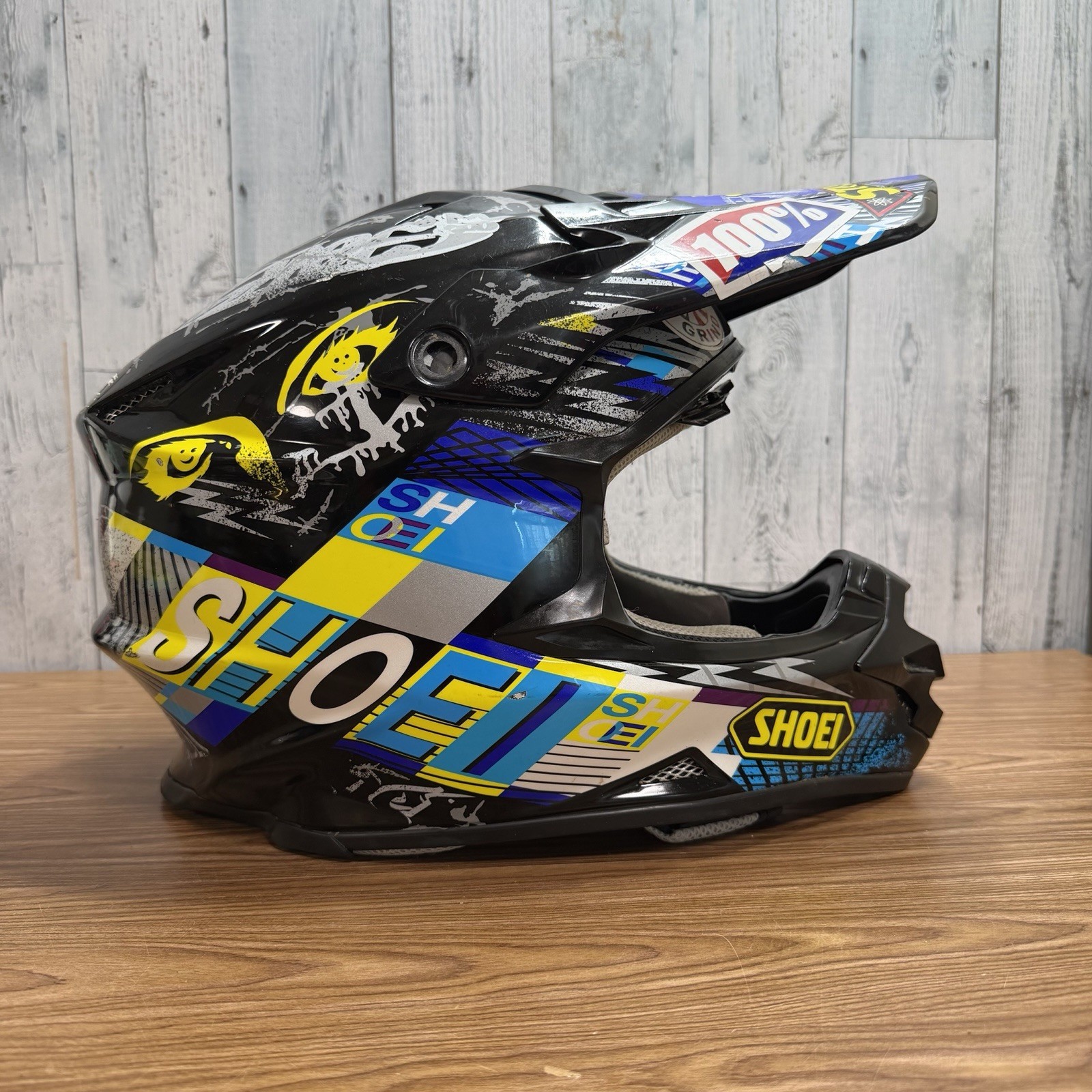 Shoei VFX-W , Motocross Helmet Medium M snell M2011 Shoei VFX-W , Motocross Helmet Medium M snell M2011