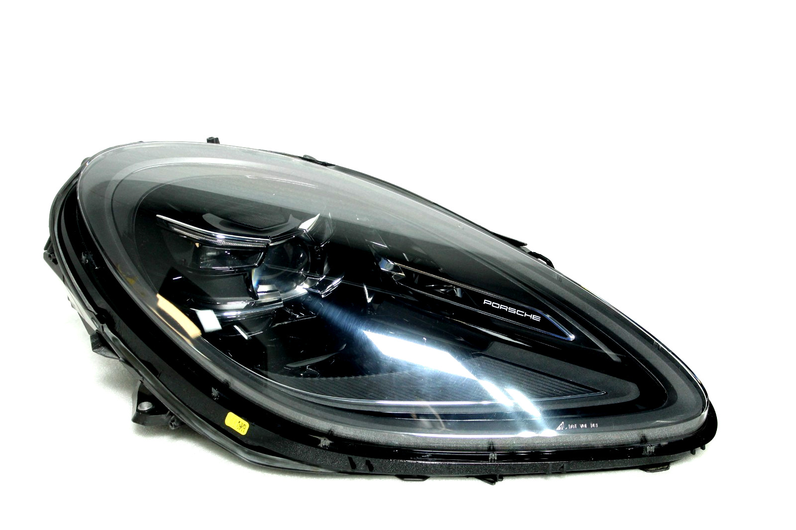 Mint 2022-2026 Porsche Macan LED Headlight Right RH Passenger Side PDLS OEM