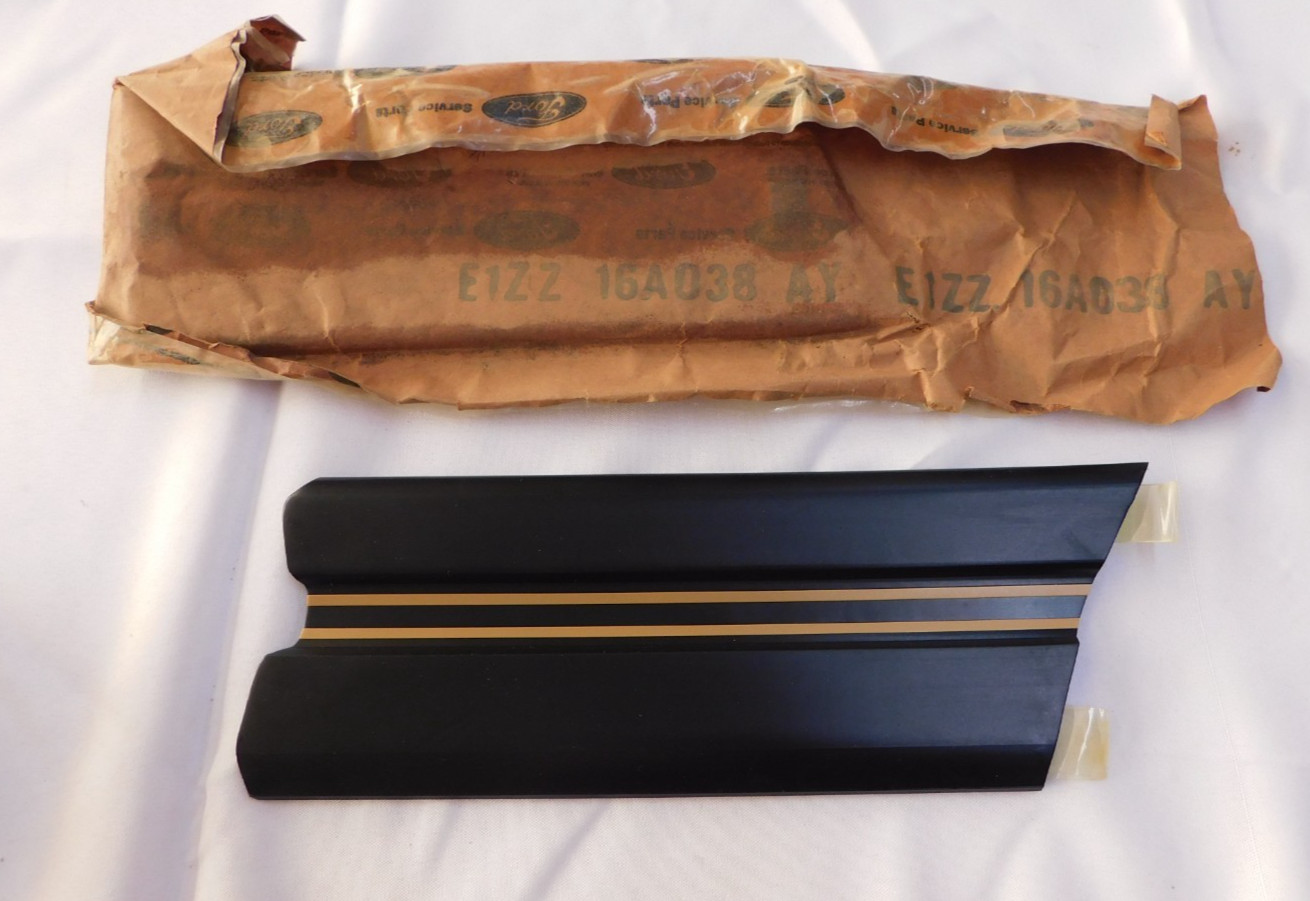 NOS OEM Ford 1979 1984 Mustang Rubber Fender Moulding 1980 1981 1982 1983 Tan