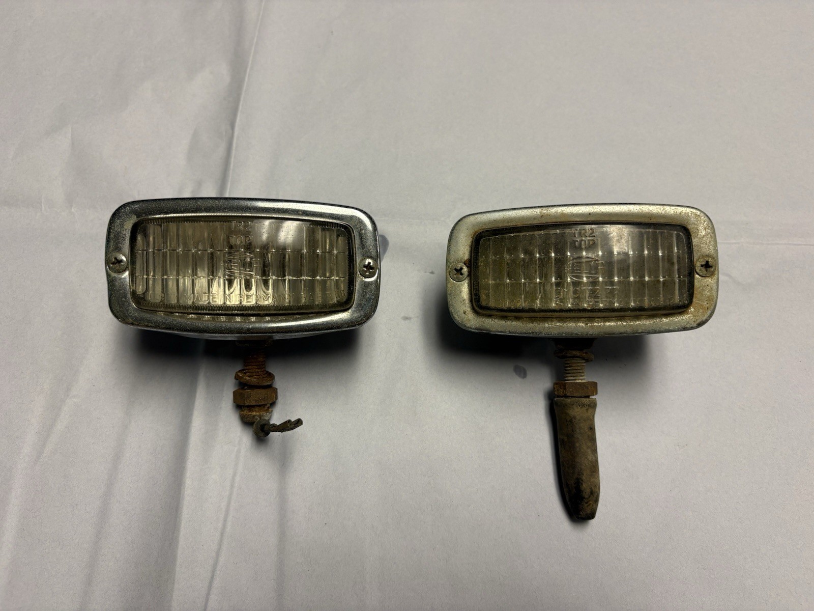 (2) HELLA Porsche, Volkswagen, Mercedes Backup Lights, 100927, SAE R66 (2) HELLA Porsche, Volkswagen, Mercedes Backup Lights, 100927, SAE R66
