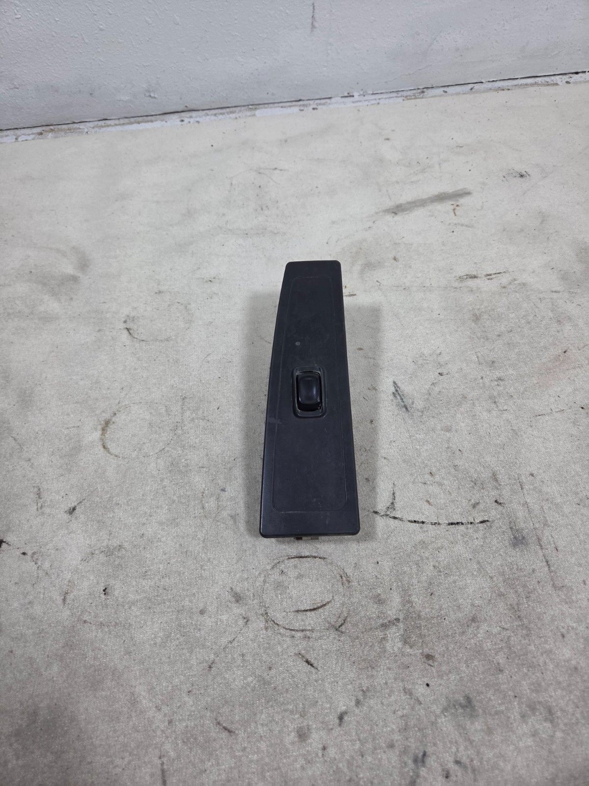 OEM 1992-2002 Cadillac Eldorado FRONT RIGHT PASSENGER SIDE POWER WINDOW SWITCH OEM 1992-2002 Cadillac Eldorado FRONT RIGHT PASSENGER SIDE POWER WINDOW SWITCH