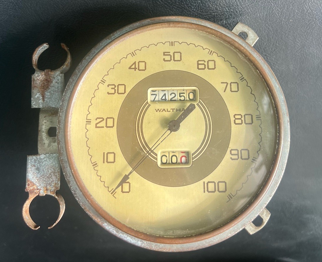 Vintage 1937-1939 Ford Waltham Speedometer Odometer Gauge Gold Face OEM 100mph Vintage 1937-1939 Ford Waltham Speedometer Odometer Gauge Gold Face OEM 100mph