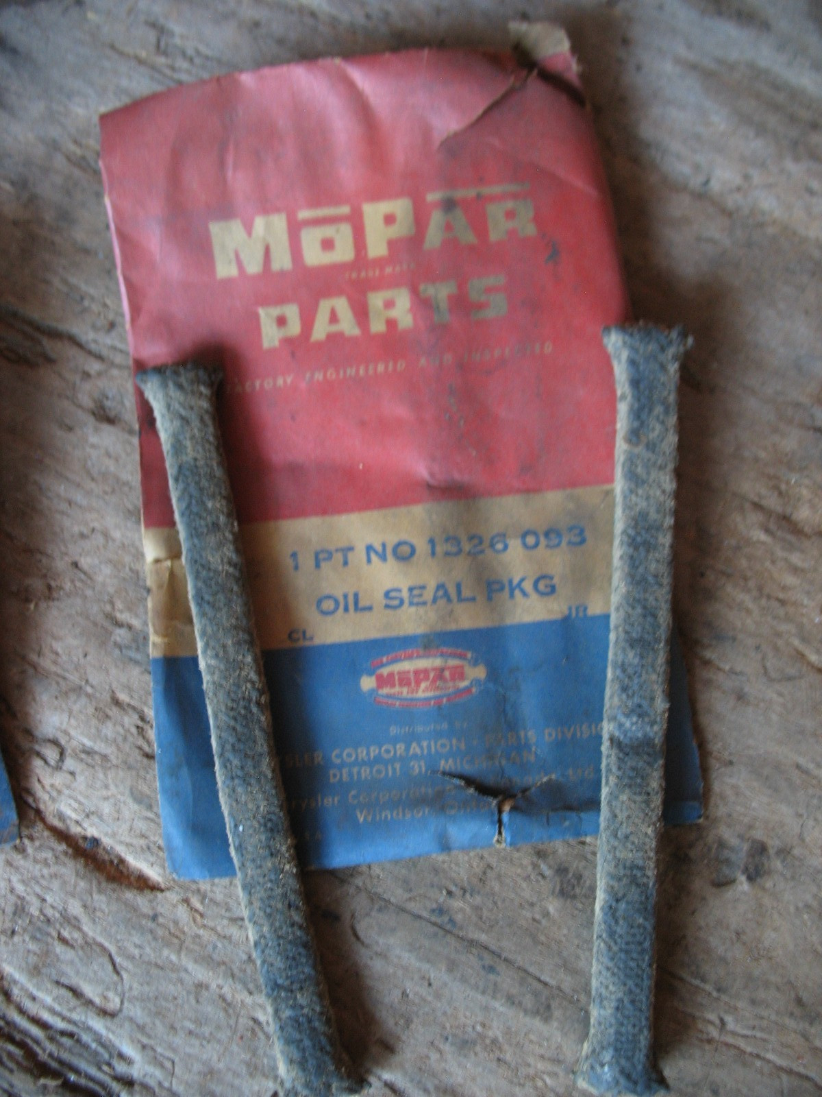 NOS 1955-1957 Plymouth 1953-57 Dodge 1951-58 Chrysler Rear Main Oil Seal 1326093 NOS 1955-1957 Plymouth 1953-57 Dodge 1951-58 Chrysler Rear Main Oil Seal 1326093