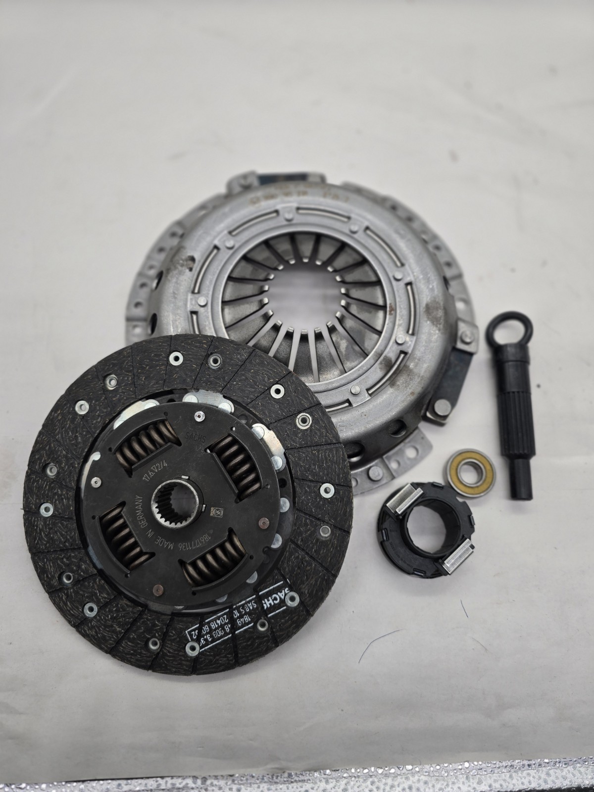 Sachs Clutch Kit 22004 for Volvo
