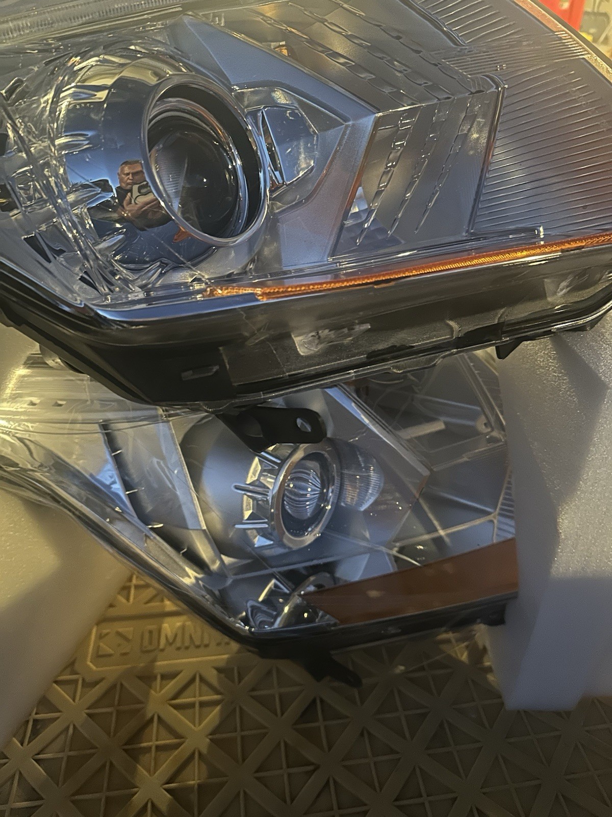 2010-2016 Cadillac SRX HID/Xenon Headlight Assembly — OEM GM With Ballast/bulbs