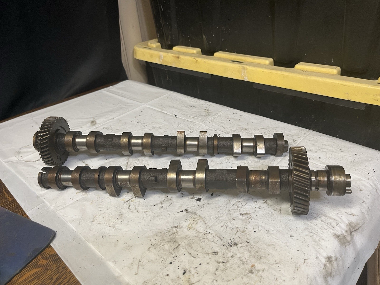 1994-1999 Toyota Celica camshaft pair 1.8L engine head internal part C4