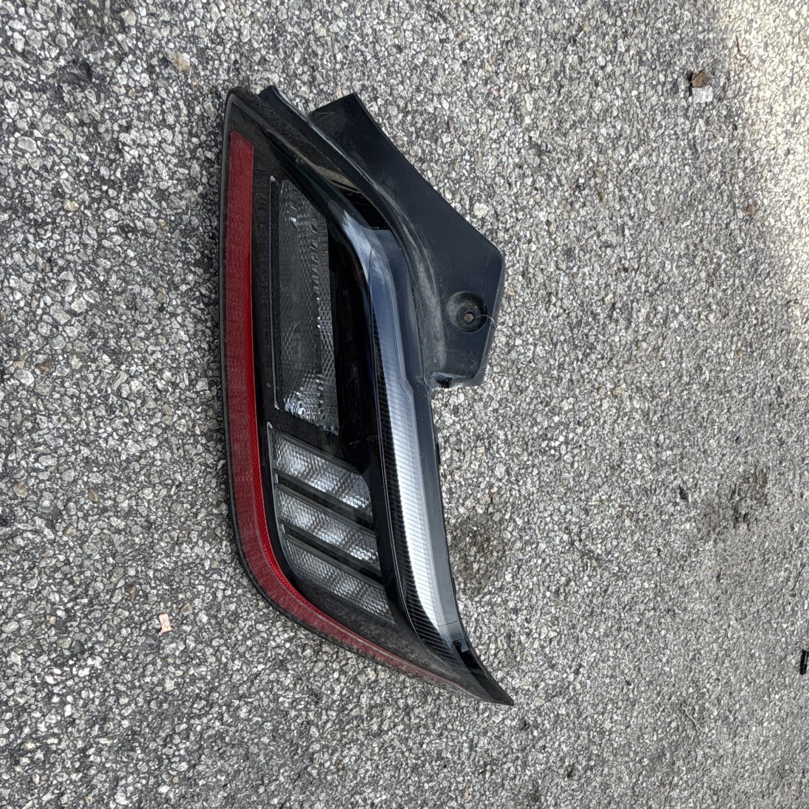 2022-2023 Hyundai Kona 92406-J9620 Right Passenger LED Rear Turn Signal Light