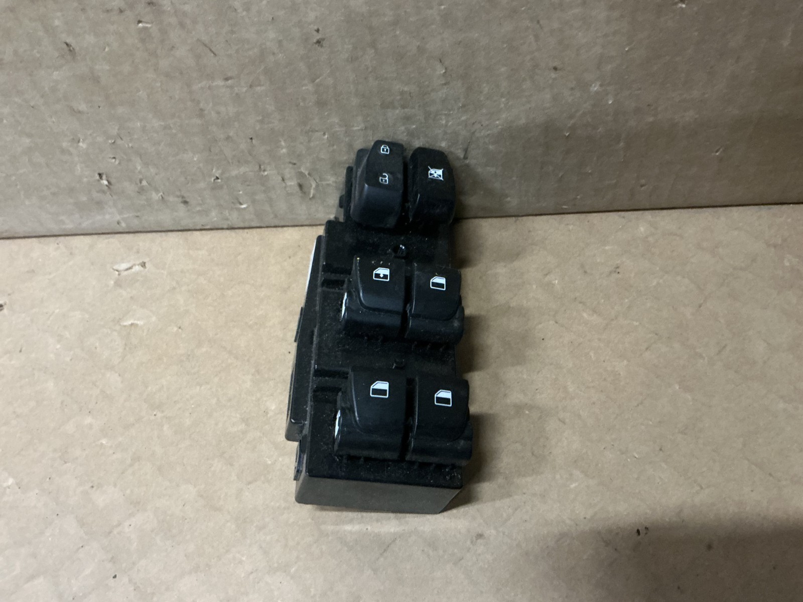 18-22 HYUNDAI ACCENT DRIVER LEFT DOOR MASTER POWER WINDOW SWITCH OEM 93571H5100