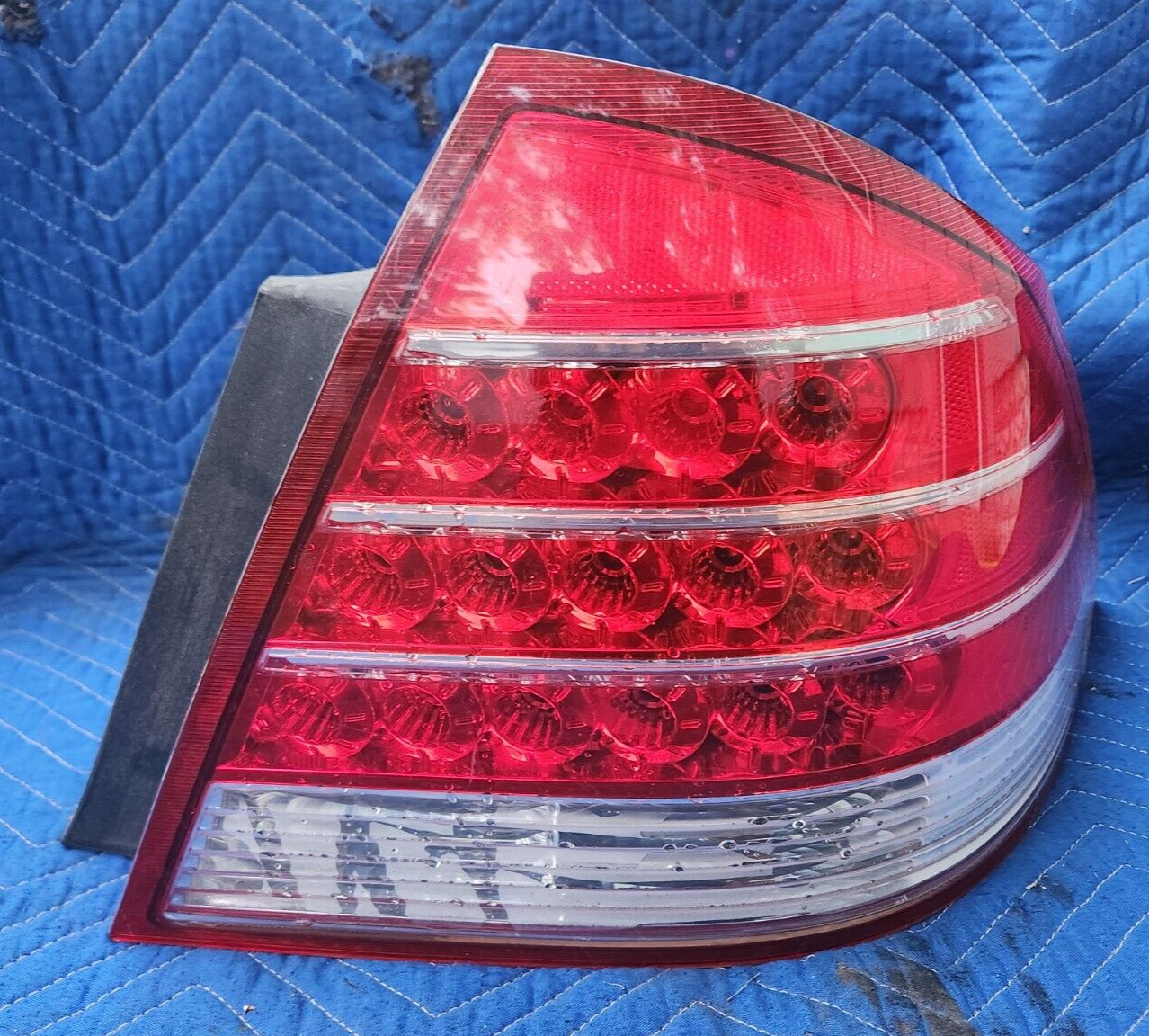 2005 2006 2007 MERCURY MONTEGO RH Right Passenger TAIL LIGHT LAMP TAILLIGHT OEM 2005 2006 2007 MERCURY MONTEGO RH Right Passenger TAIL LIGHT LAMP TAILLIGHT OEM