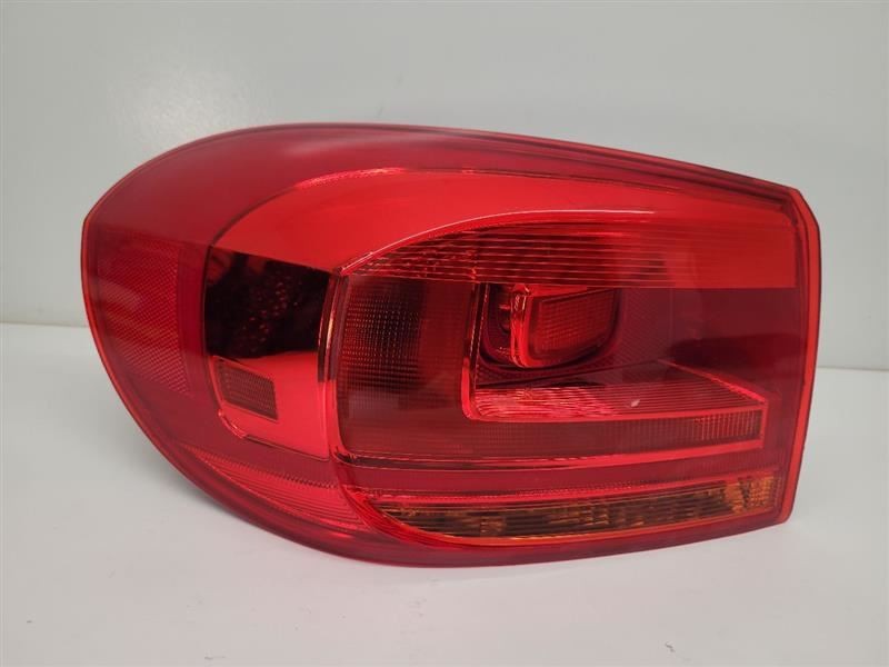 12-18 VW TIGUAN LH Driver Tail Light Germany Built VIN W 1st Digit Outer 5N09450