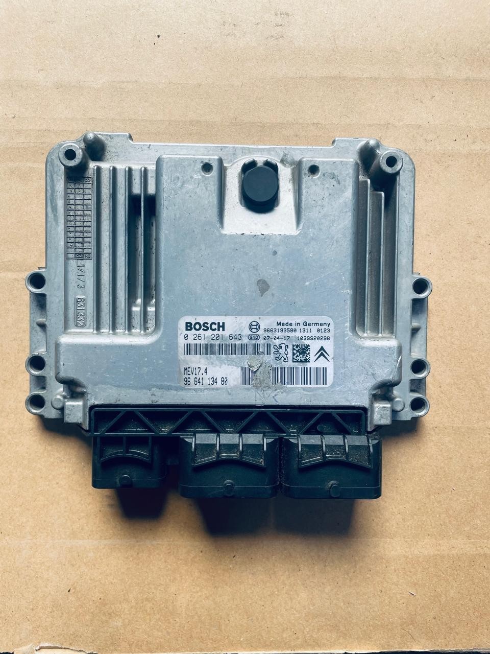 07 Peugeot 207 1.6L 5FW Engine Control MODULE ECM 0261201643 9664113480 MEV17.4