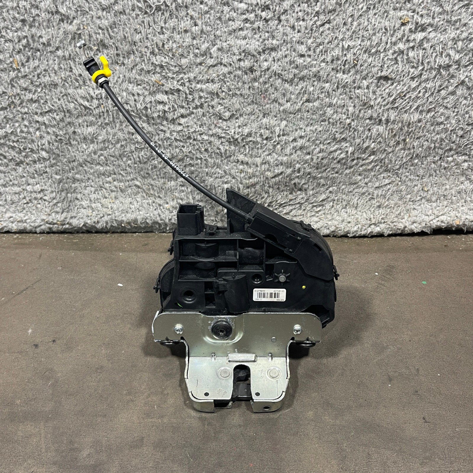 2008-2010 Volvo V70 XC70 Rear Liftgate Trunk Lock Latch Actuator OEM 31276953