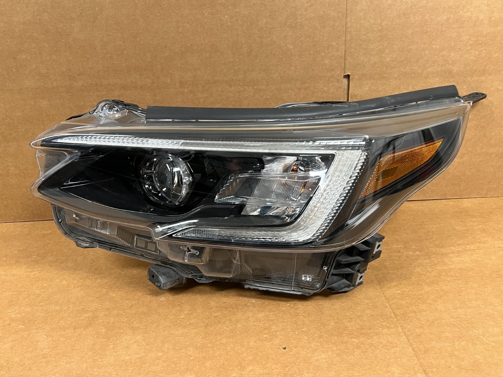 OEM 2020 2021 2022 SUBARU LEGACY / OUTBACK LED HEADLIGHT AFS BLACK TRIM LH *SEE