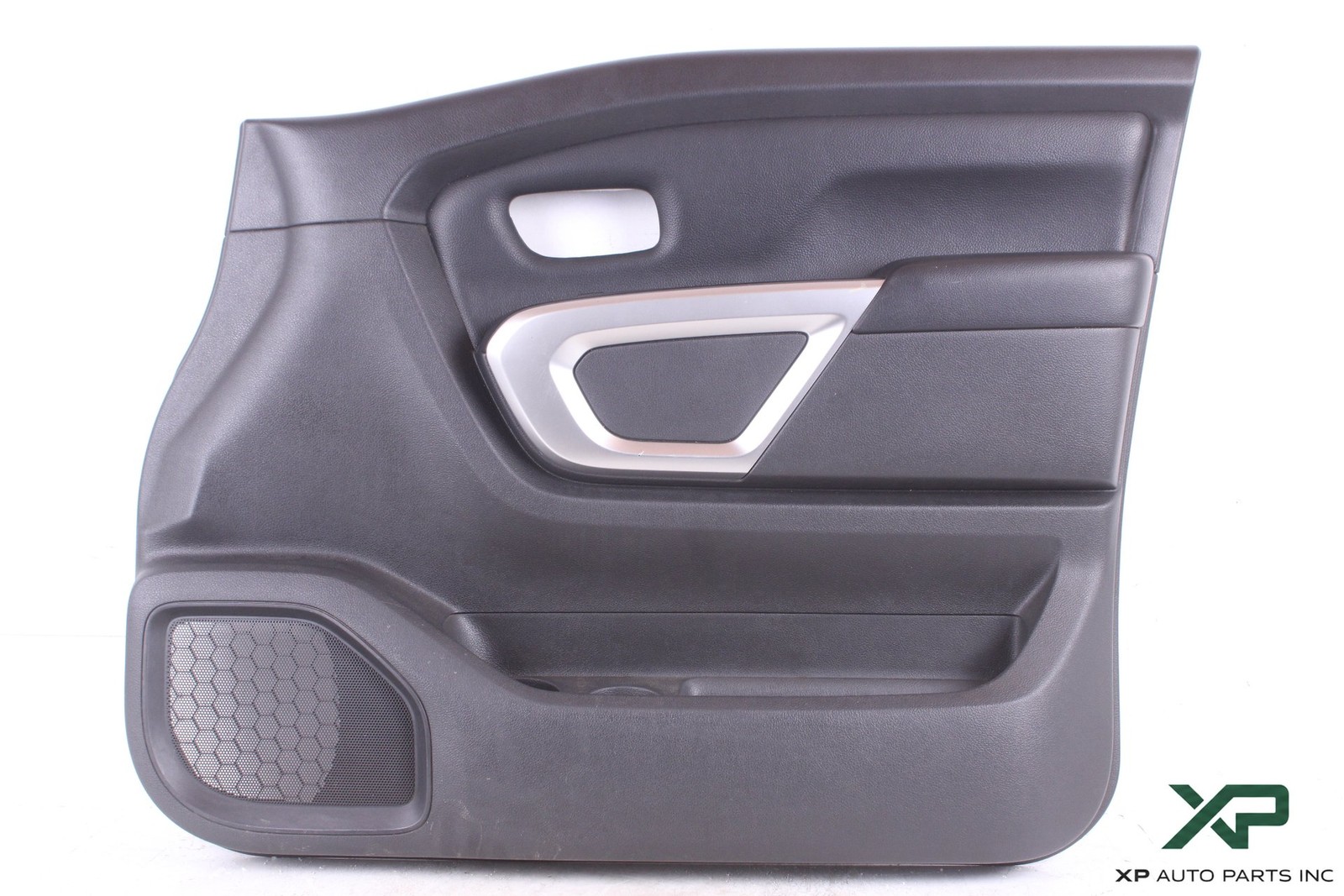 2016-2019 Nissan Titan XD Front Right Side Interior Door Panel Trim Cover