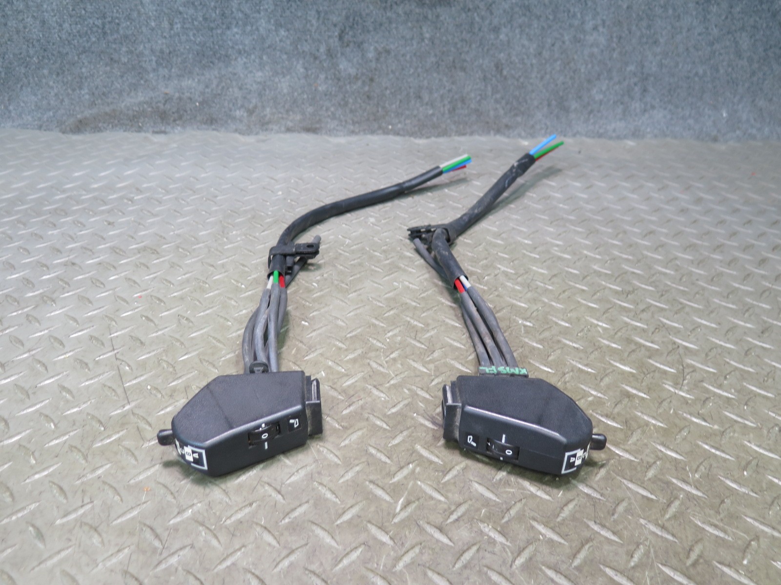 86-91 MERCEDES W126 560SEL FRONT LEFT & RIGHT ORTHOPEDIC SEAT SWITCH OEM