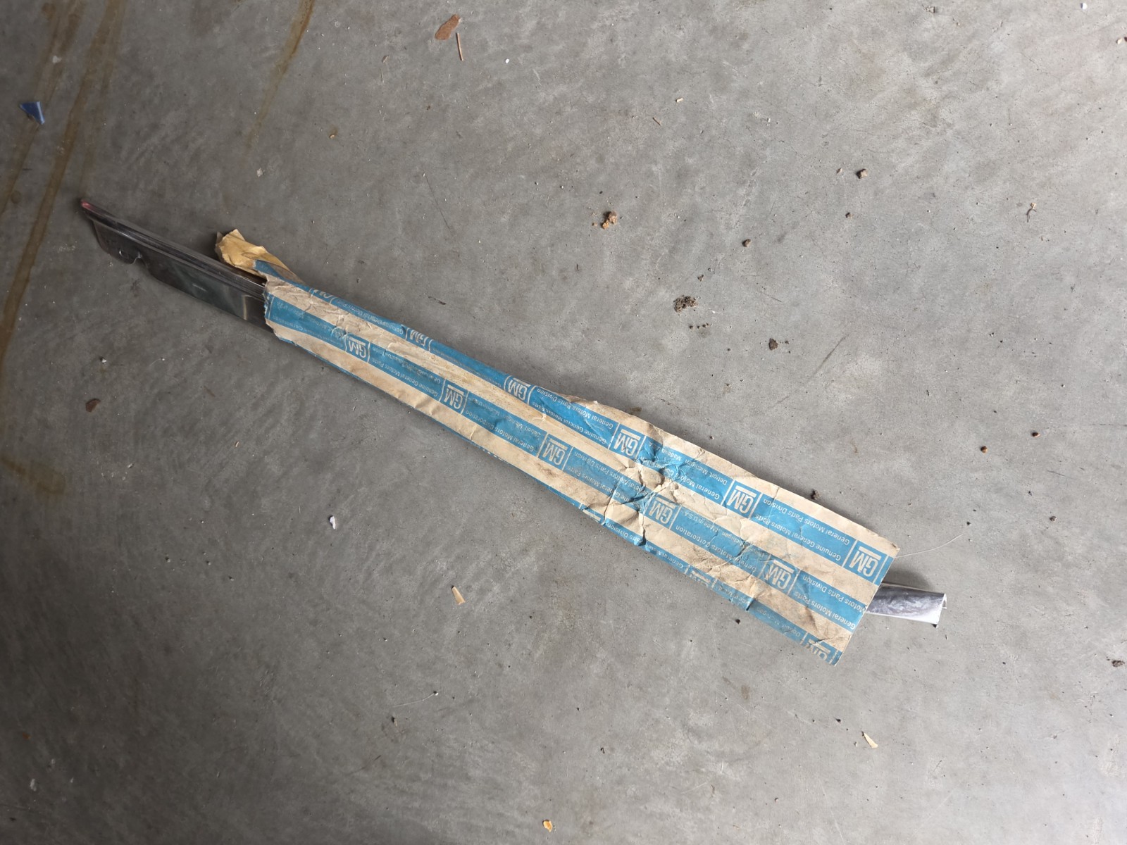 NOS GM 20095971 Moulding