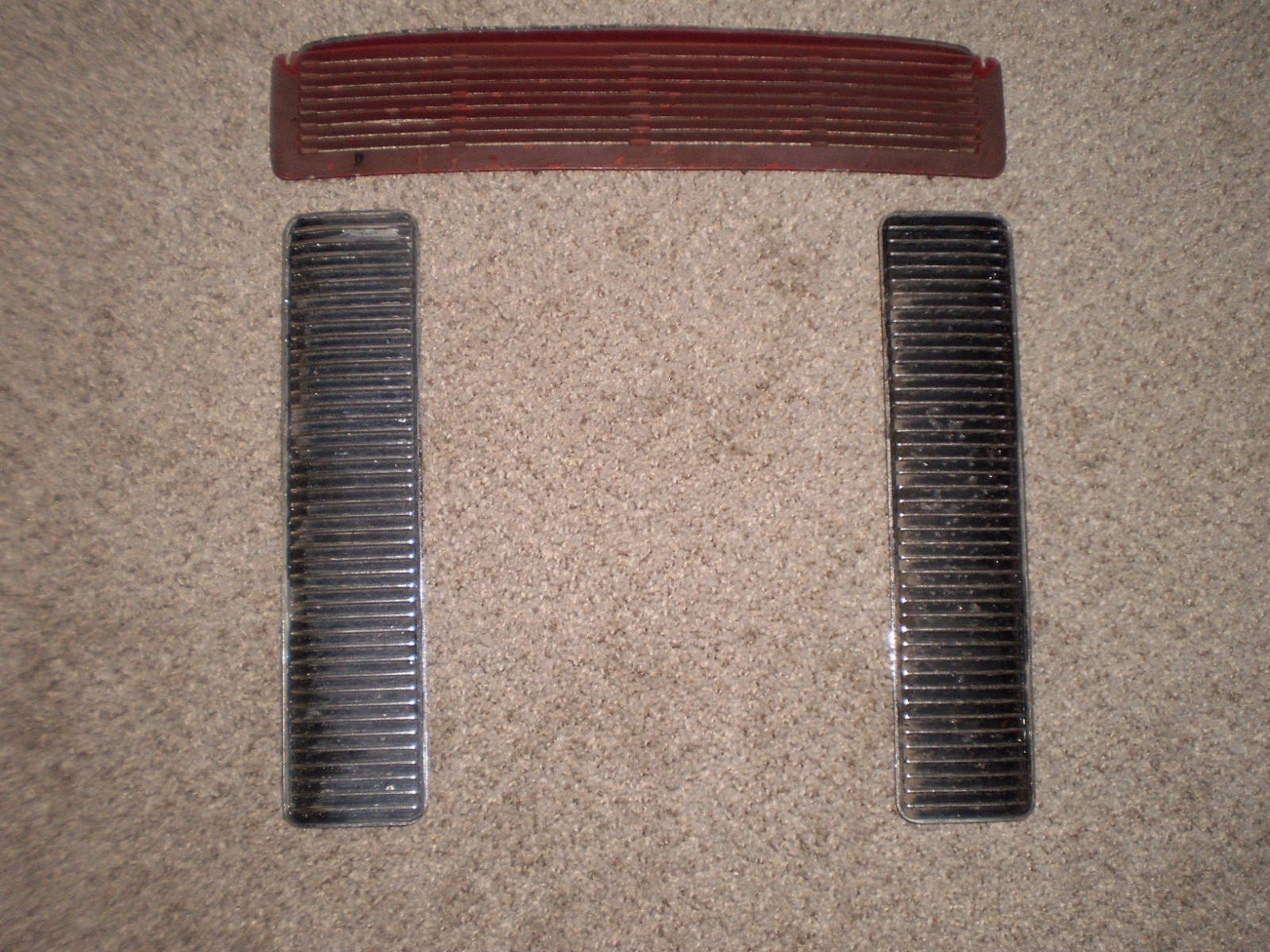 3 PCS OEM HOOD LOUVERS 1968 OLDSMOBILE 442 CUTLASS 3 PCS OEM HOOD LOUVERS 1968 OLDSMOBILE 442 CUTLASS