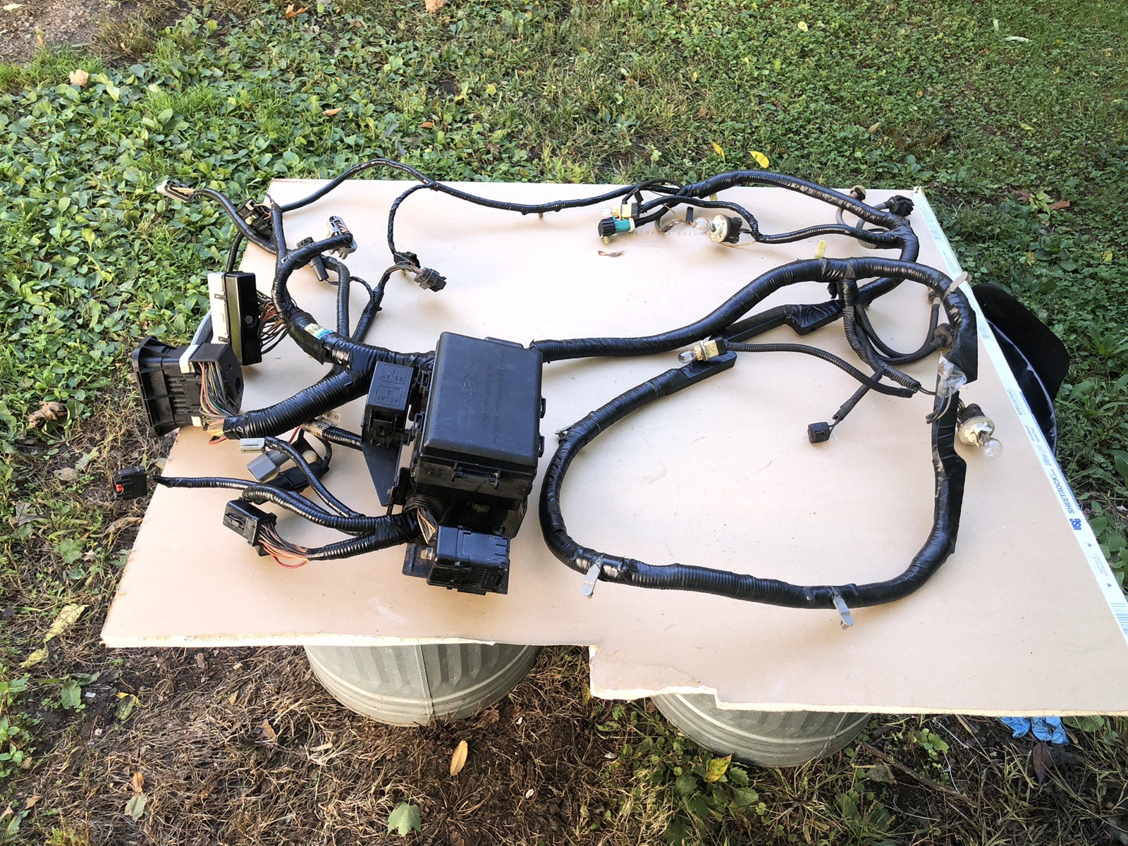 1996-97 Ford F250-350 Under Hood Wiring Harness F7TB-12A581 -EB OEM