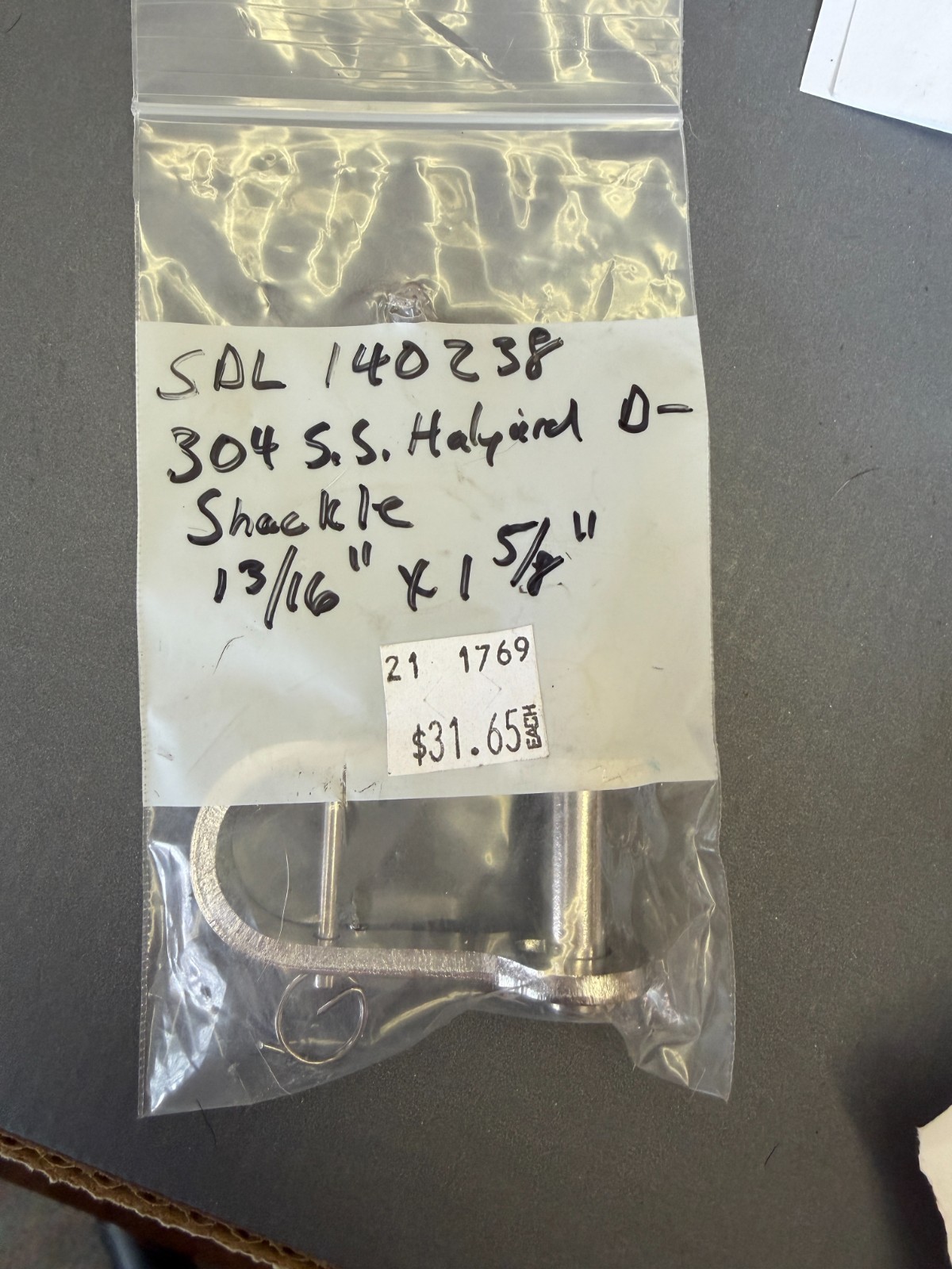 Sea Dog Halyard Shackle - 5/6\ Sea Dog Halyard Shackle - 5/6\