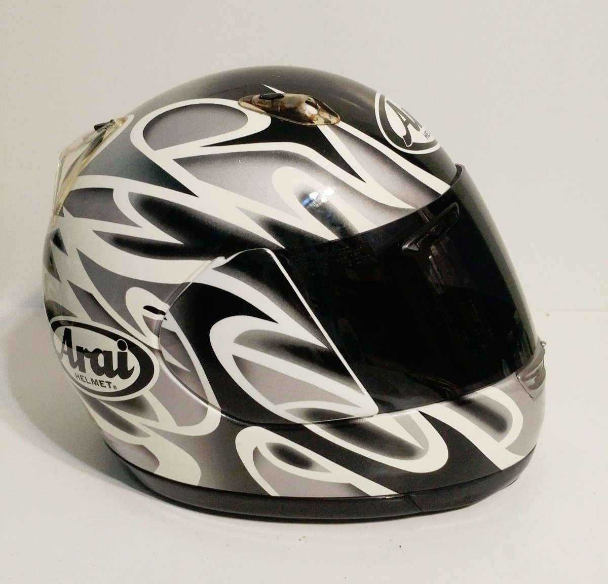 Arai Quantum f SNELL DOT HELMET Full Face Black White Flame Graphic Medium Rare