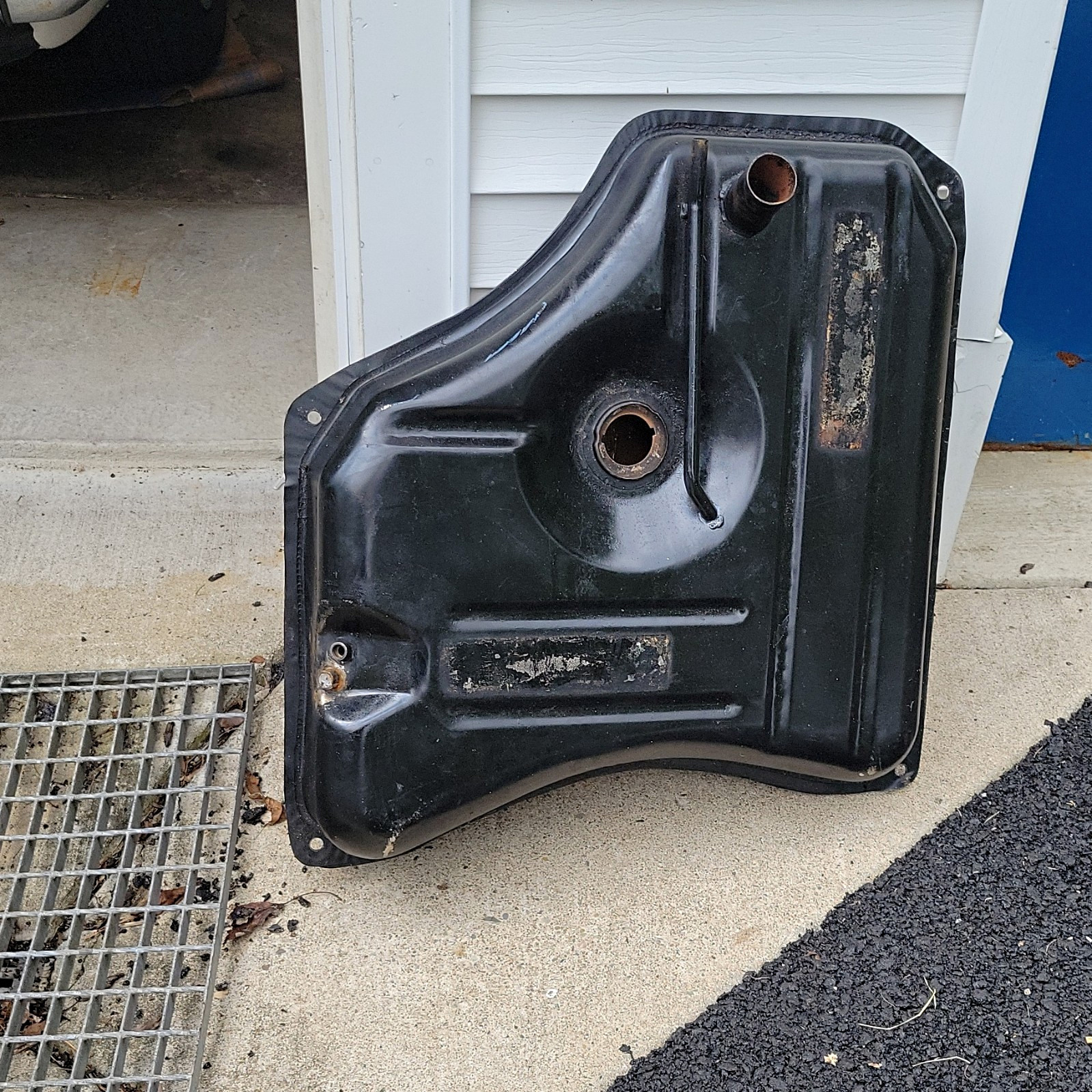 Triumph Stag fuel tank 1971-1973 Triumph Stag fuel tank 1971-1973