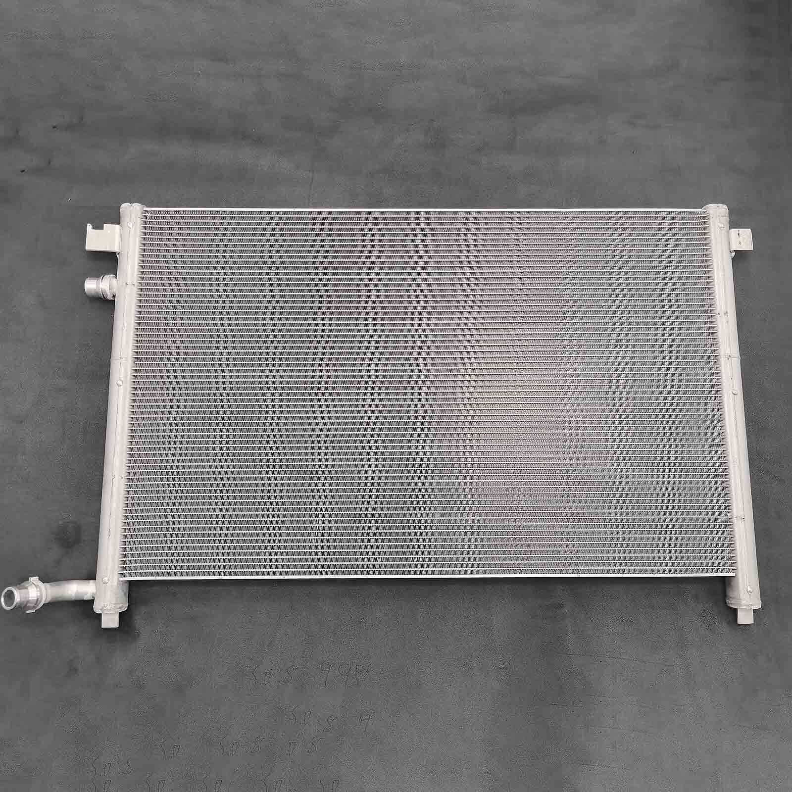 Radiator Gran Coupe 17118043655 for BMW M5 M8 M8 M850i xDrive 17-11-8-043-655