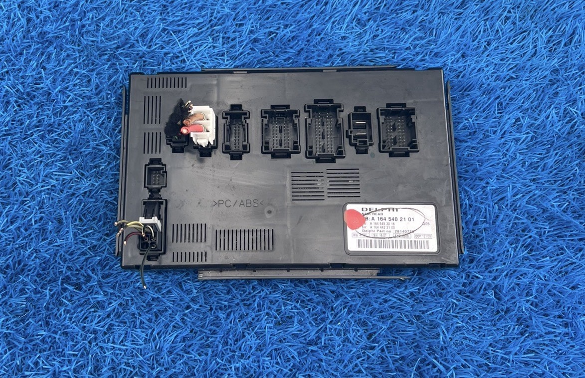06-12 MERCEDES X164 GL450 ML550 REAR SAM SIGNAL ACQUISITION CONTROL MODULE UNIT