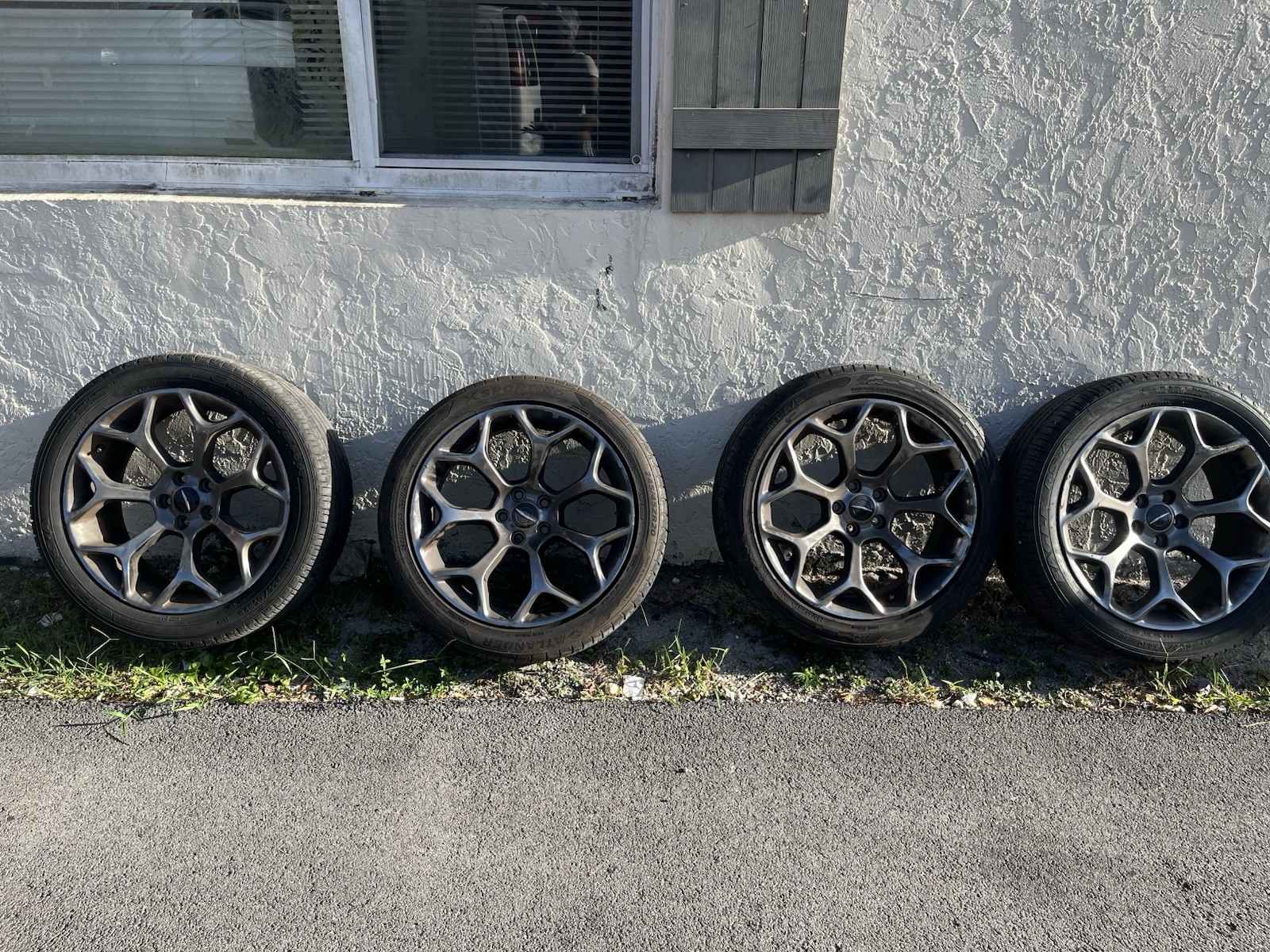 Chrysler 300 OEM Set of 4 Rims with Tires