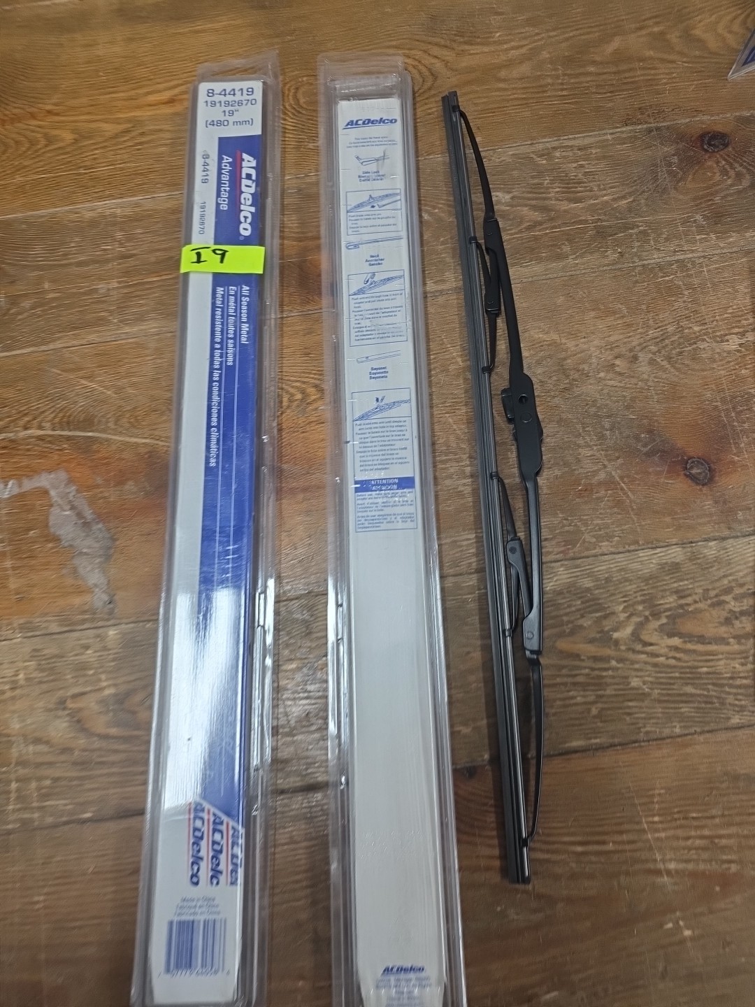 Set of 2 Windshield Wiper Blade Metal Framed All Season 19 in. ACDELCO 8-4419 Set of 2 Windshield Wiper Blade Metal Framed All Season 19 in. ACDELCO 8-4419