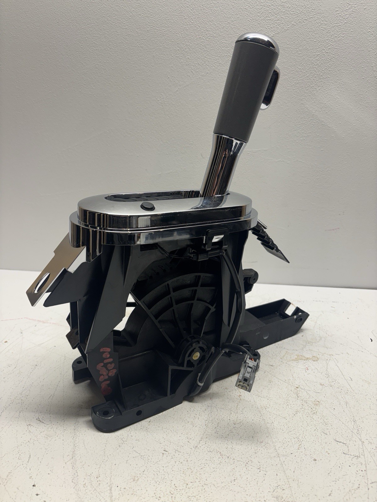 Nice 04 - 08 Ford F-150 F150 Automatic Floor Shift Shifter Assembly Used OEM Nice 04 - 08 Ford F-150 F150 Automatic Floor Shift Shifter Assembly Used OEM