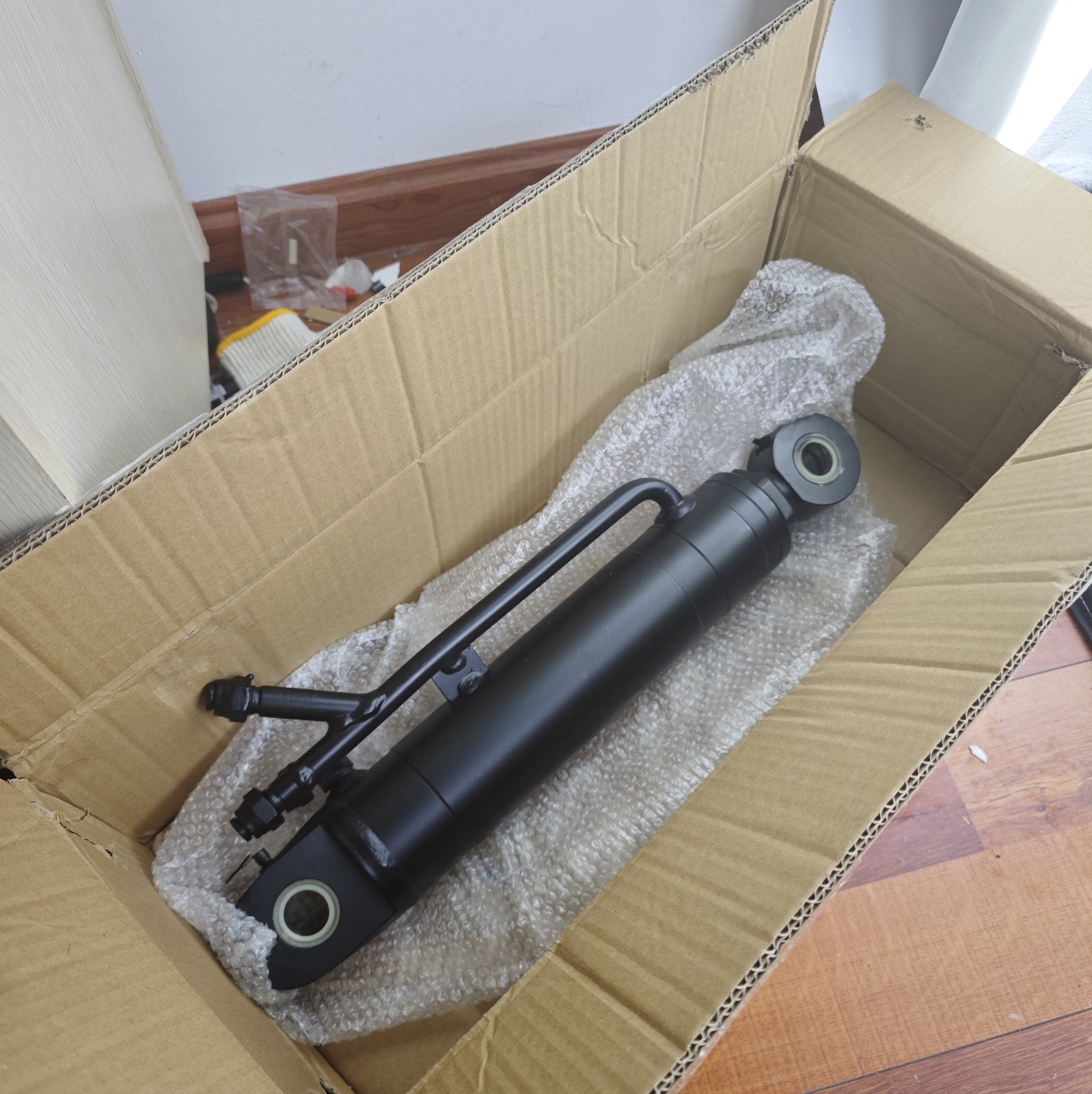 For JCB 506-36 510-56 509-42 NEW 704982AT 553/60198 Hydraulic Steering Cylinder For JCB 506-36 510-56 509-42 NEW 704982AT 553/60198 Hydraulic Steering Cylinder