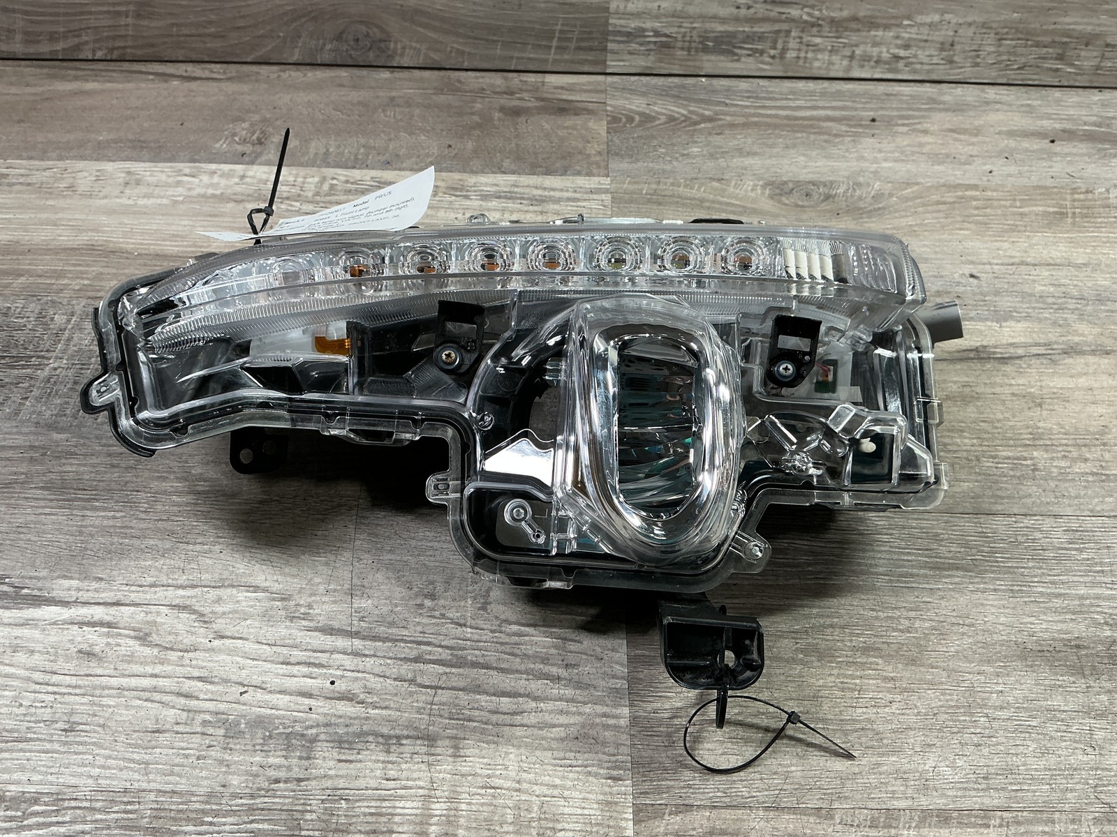 USED - 2017-2022 Toyota Prius L Front Lamp - OEM