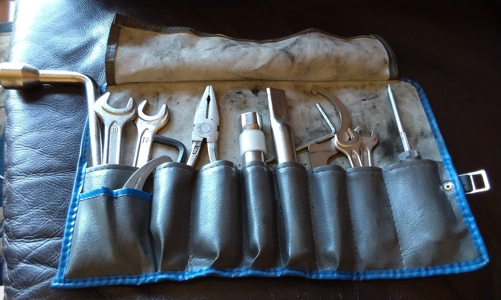 BMW R100 R80 R65 G/S ST RT R 65 100 GS Set Bordwerkzeug Werkzeug 85-95 tool kit BMW R100 R80 R65 G/S ST RT R 65 100 GS Set Bordwerkzeug Werkzeug 85-95 tool kit