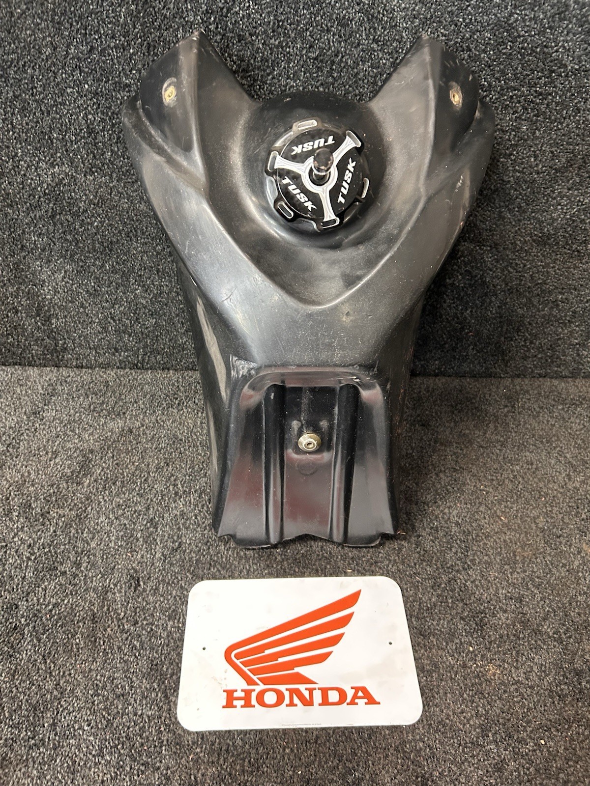 04-05 HONDA TRX450R TRX 450 R OEM TANK FUEL GAS TRX 450R GAS CAP 04-05 HONDA TRX450R TRX 450 R OEM TANK FUEL GAS TRX 450R GAS CAP