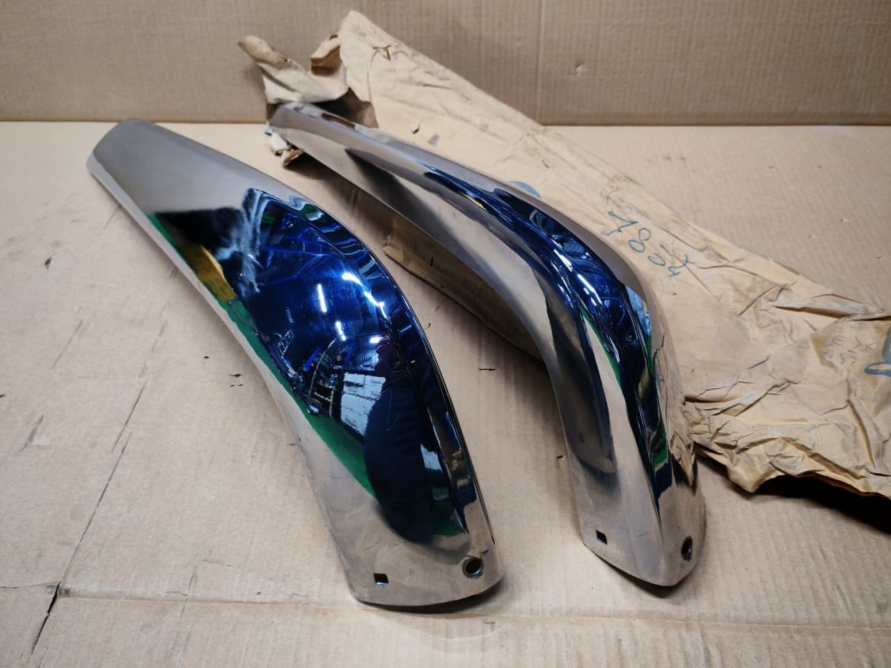 NOS A vintage BMW 1800 Neue Klasse sedan 1962 - 1972 Rear Bumper Corners NEW NOS A vintage BMW 1800 Neue Klasse sedan 1962 - 1972 Rear Bumper Corners NEW