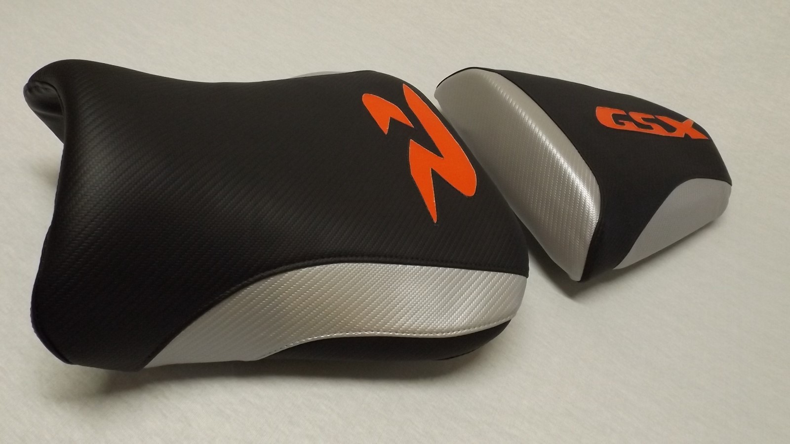 CUSTOM FRONT& REAR SEAT COVERS BLACK/SILVER FIT SUZUKI GSXR 600R 750R 2004 2005