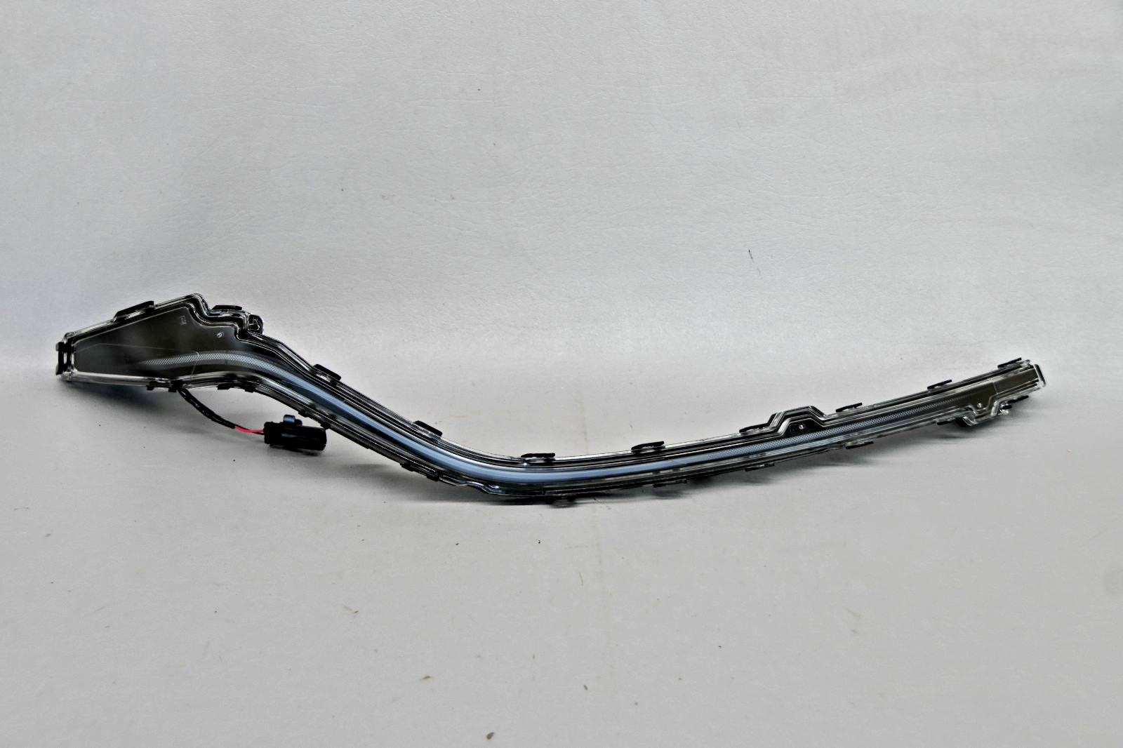 New 2016 2017 Mazda 6 Front Right Passenger Grille Molding Illuminated OEM