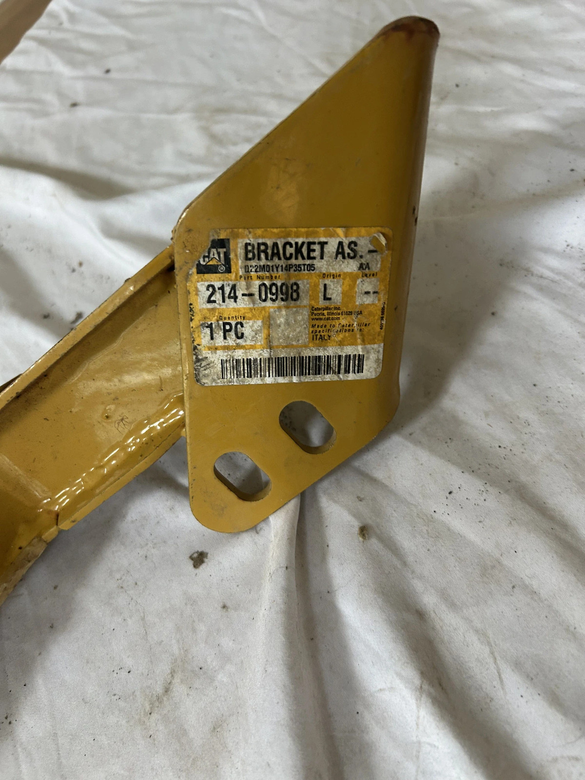 Caterpillar Bracket AS 214-0998 OEM Steel Yellow Heavy Equipment Caterpillar Bracket AS 214-0998 OEM Steel Yellow Heavy Equipment