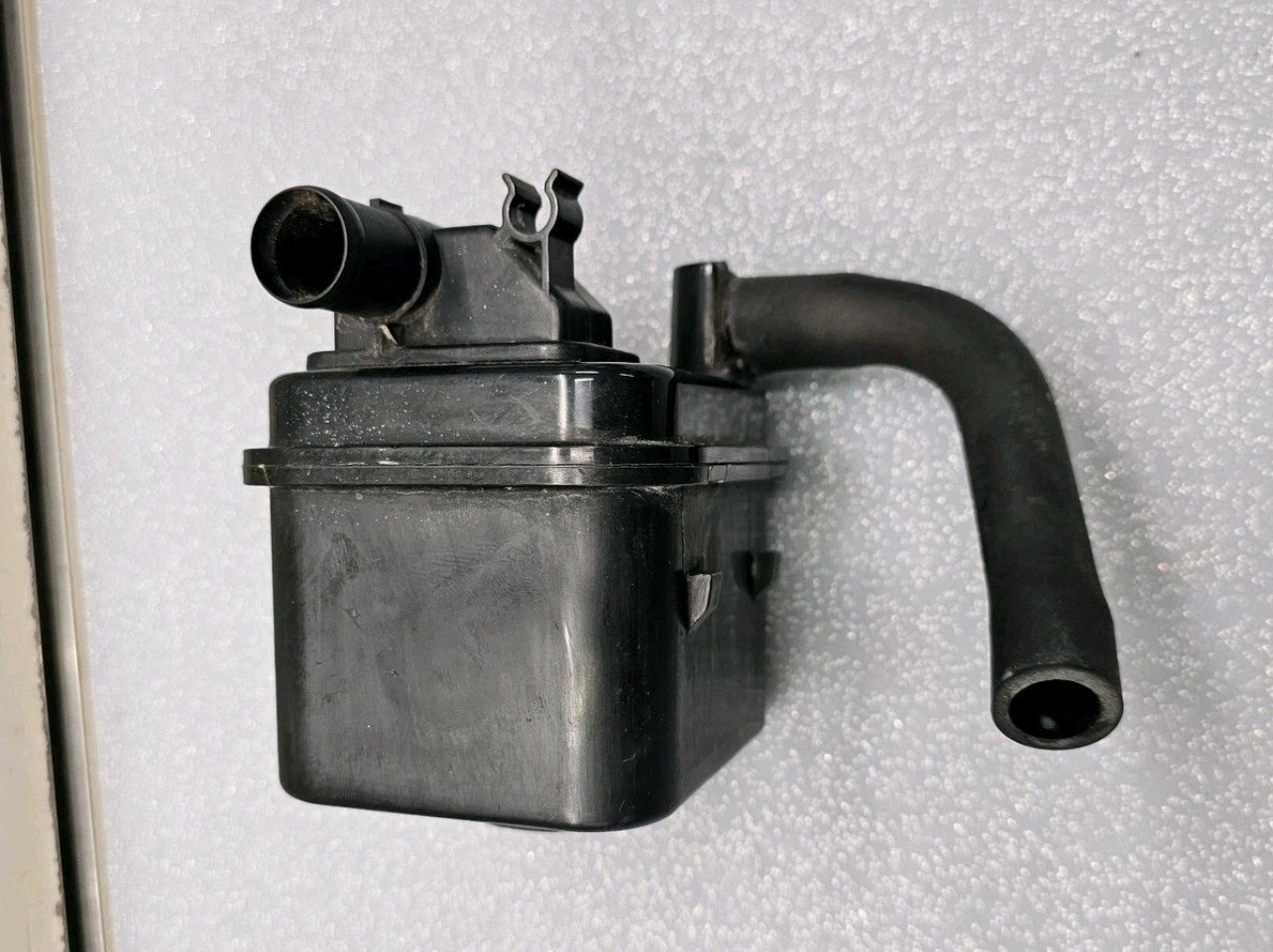 2003-2007 HONDA ACCORD VAPOR VENT SOLENOID DUST FILTER ASSEMBLY