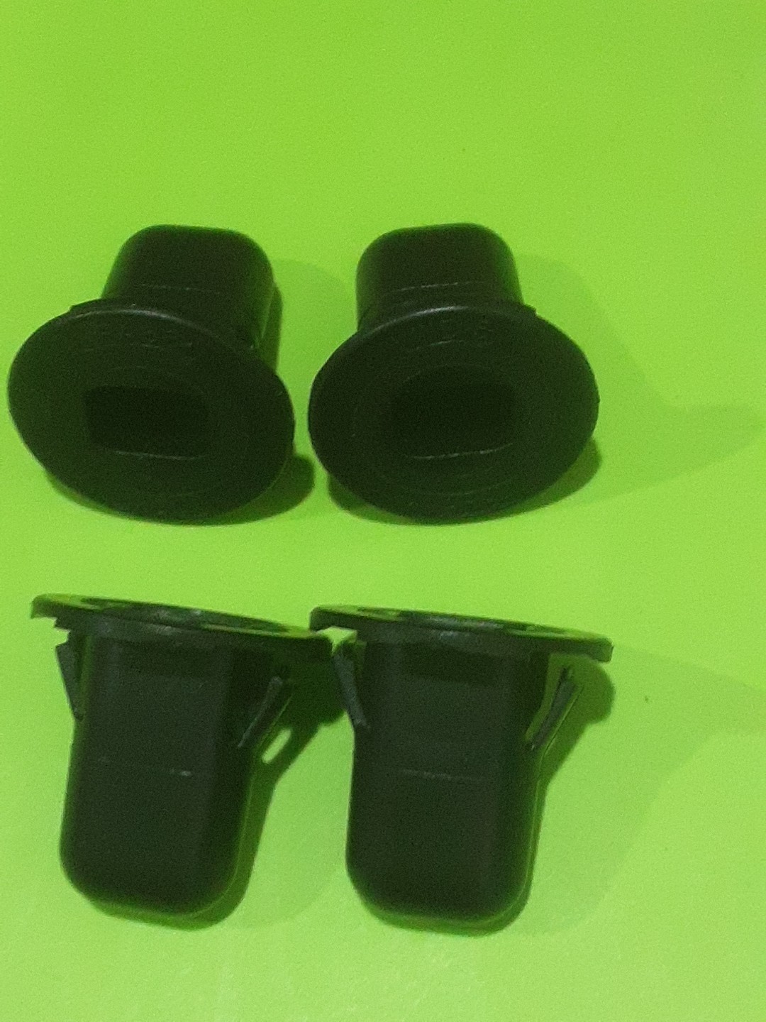 Set of 4 W717970-S300 Tail Lamp Grommets Rear Tail Light Retainers OE Replace