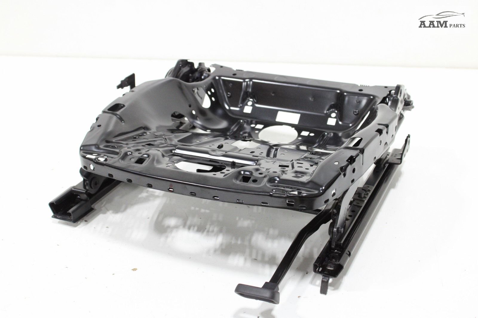 2016-22 VOLKSWAGEN PASSAT FRONT RIGHT PASSENGER SIDE SEAT LOWER TRACK FRAME OEM
