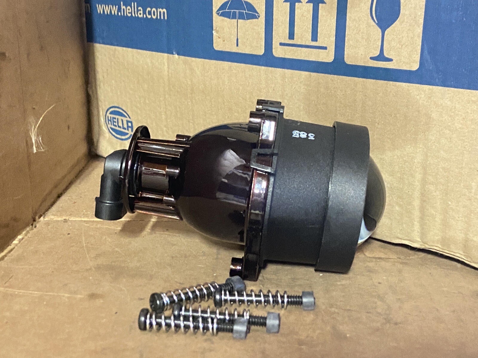 Hella 998.570-337 60mm Projector Headlight Assembly w HB3 9005 Bulb - NOS NO BOX
