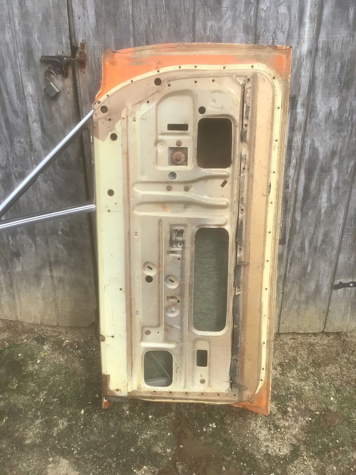 DOOR. GUTS. 1969-70 DODGE CHARGER DRIVERS SIDE DOOR ORIGINAL MOPAR DOOR. GUTS. 1969-70 DODGE CHARGER DRIVERS SIDE DOOR ORIGINAL MOPAR