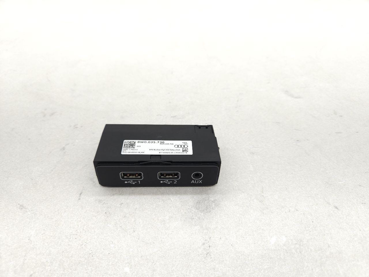 18-24 Audi Q5 80A Center Console Dual USB AUX Port Interface Module 18-24 Audi Q5 80A Center Console Dual USB AUX Port Interface Module