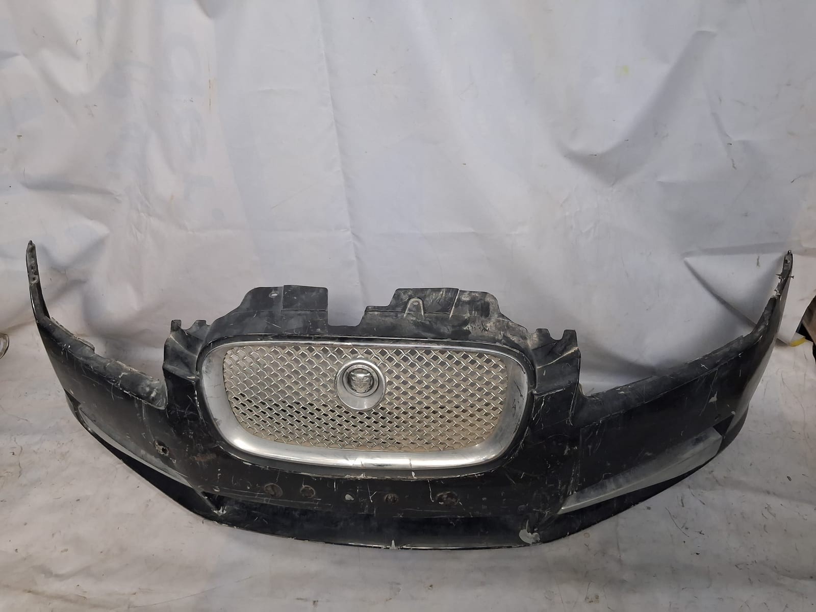 2009-2015 Jaguar XF Front Bumper 8X2317C831