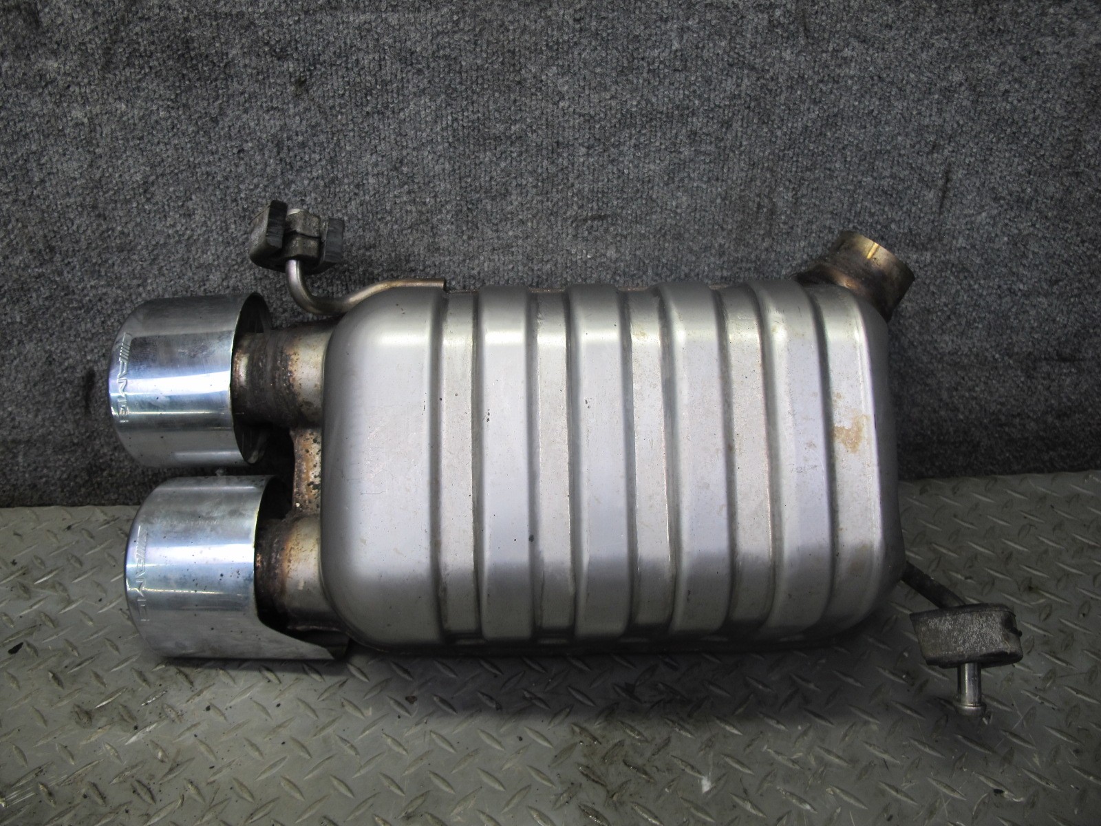 05-11 MERCEDES R171 SLK55 AMG REAR RIGHT EXHAUST MUFFLER W TIPS 1714910801 OEM