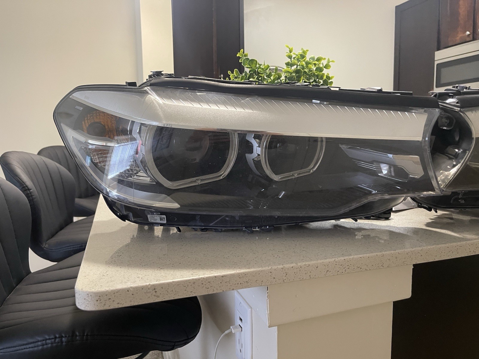 BMW 540i 2018 HEADLIGHTS LEFT AND RIGHT PAIR SET ADAPTIVE LED OEM BMW 540i 2018 HEADLIGHTS LEFT AND RIGHT PAIR SET ADAPTIVE LED OEM