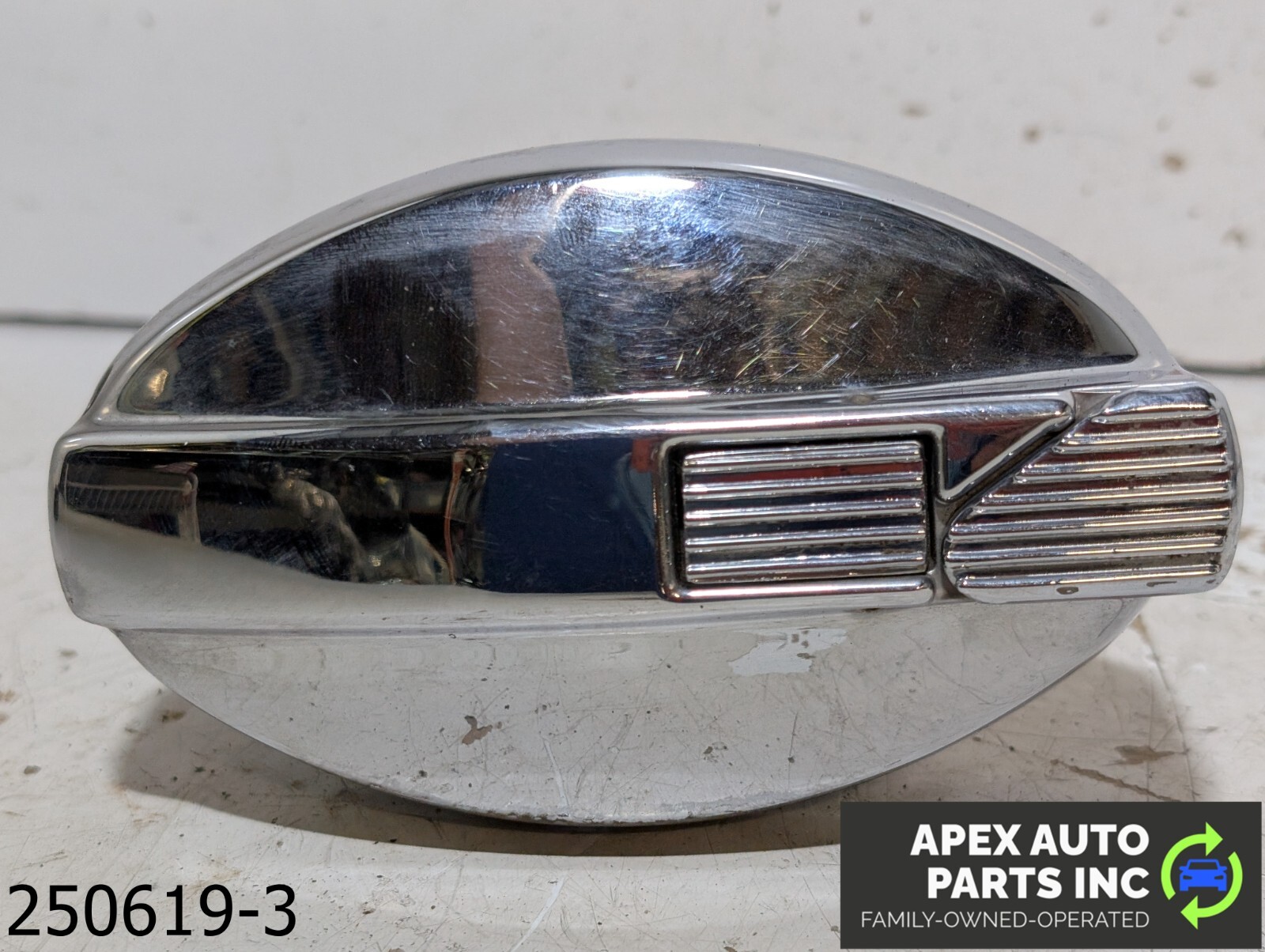 OEM 1980-1987 Jaguar XJ6 4.2L LEFT GAS CAP FUEL DOOR OEM 1980-1987 Jaguar XJ6 4.2L LEFT GAS CAP FUEL DOOR