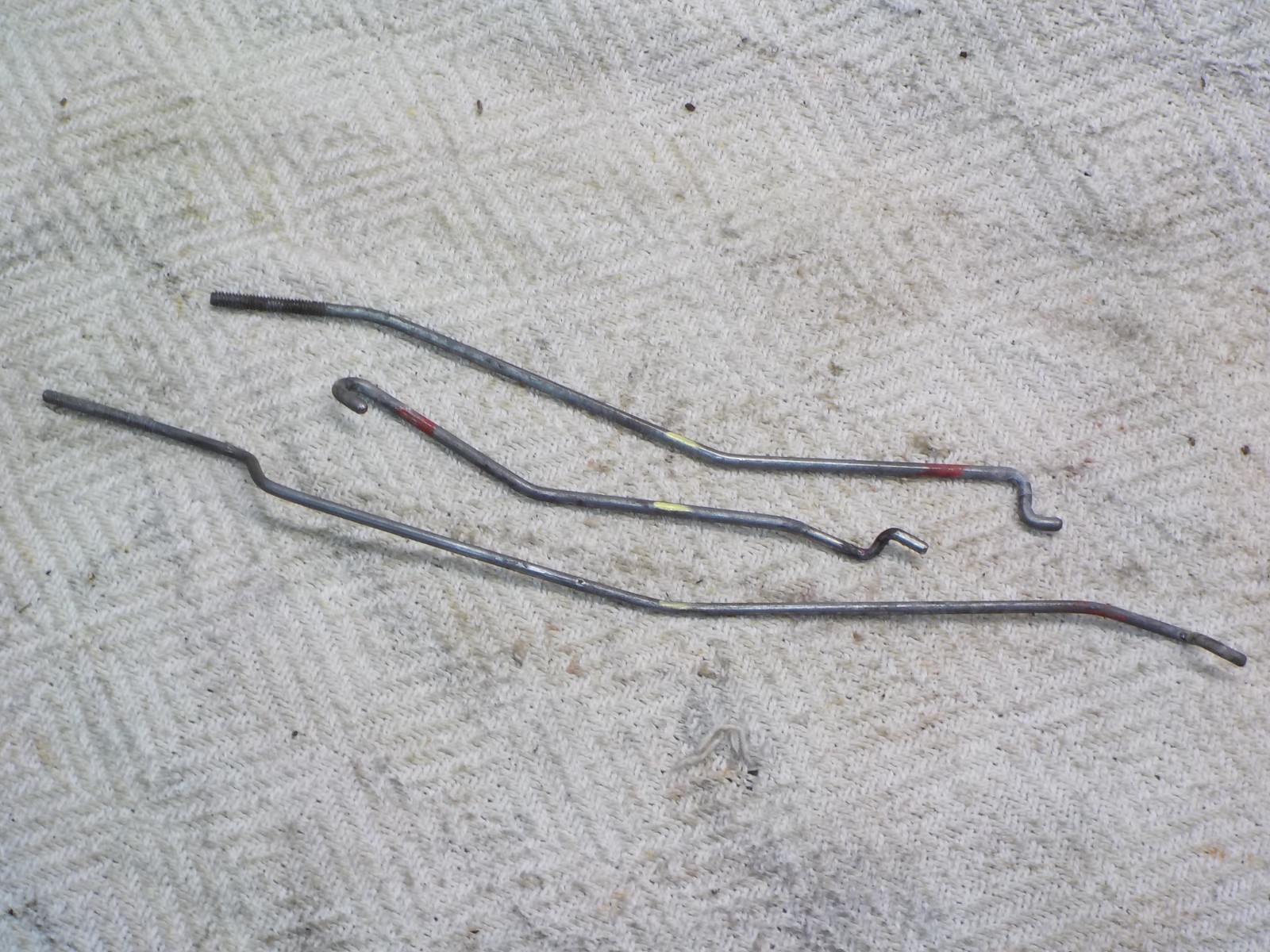 07-09 Chevy Silverado 1500 Ext Cab set (3) driver left front door latch rods