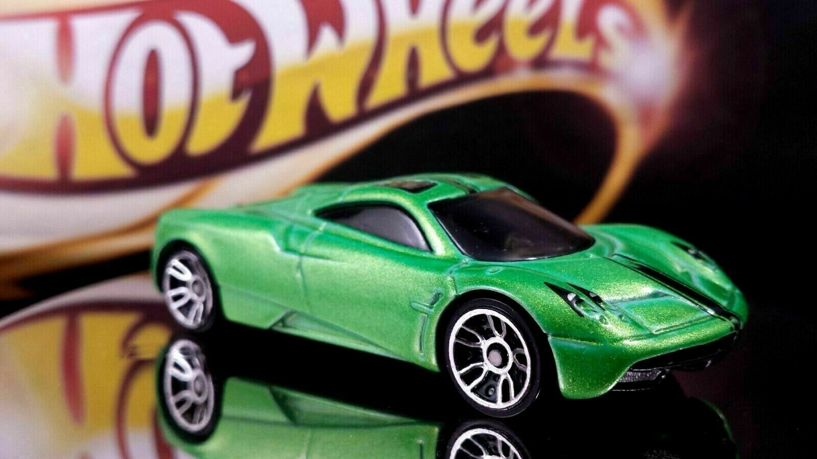 2014 Hot Wheels Pagani Huayra Green Black Stripes Tint Windows Racing